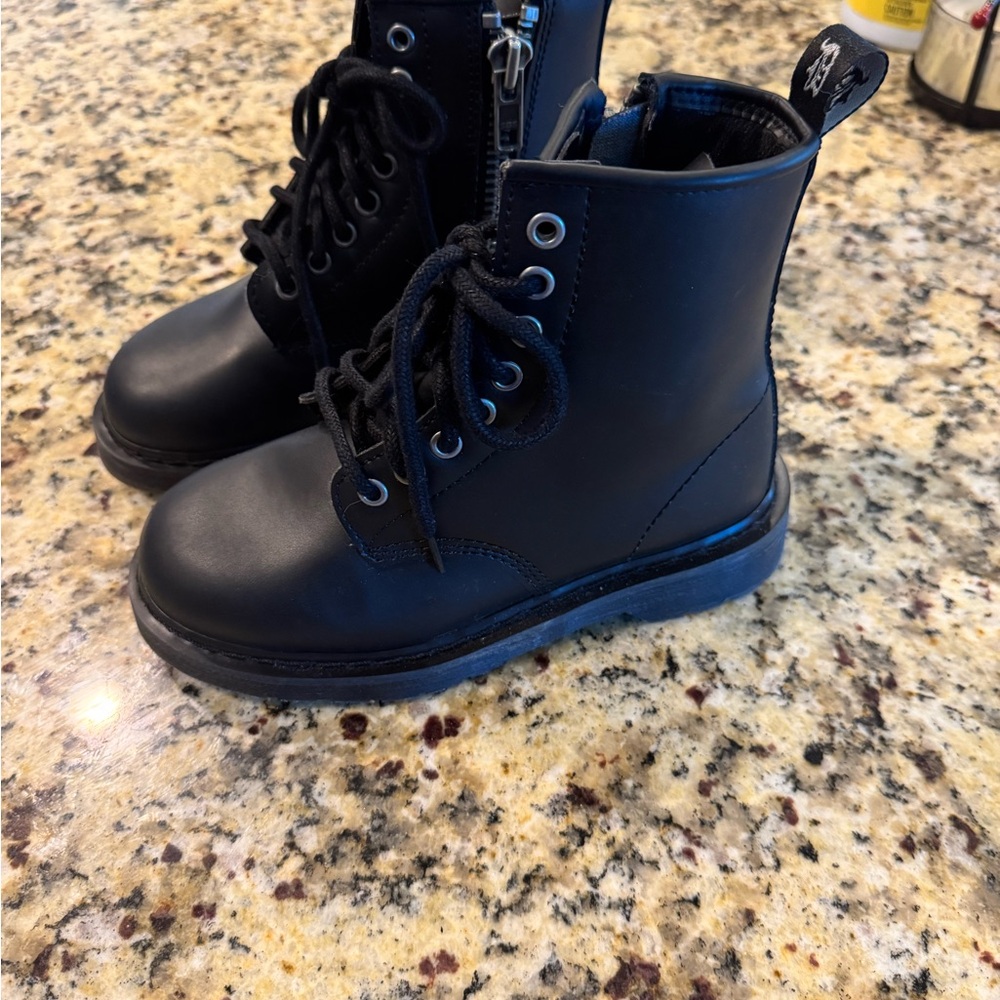 DEMONIA BOLT 100 MENS SIZE 5 / WOMENS 7 BOOTS